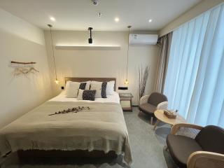 Yish Cinema Serviced Apartment B&B - 1