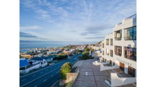 Ocean view Luxury 2 Bedroom Apartment - 5