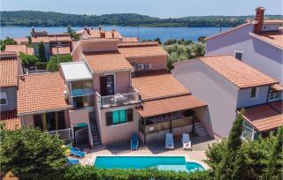Cozy Home In Pula With Jacuzzi - Pula - 9