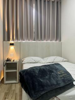 Hotel Salomão - Próximo a 25 de Março, Bom Retiro, Brás e Rua Santa Efigênia, a 2 minutos do Mirante Sampa Sky e pista de Skate Anhangabaú - São Paulo - 0