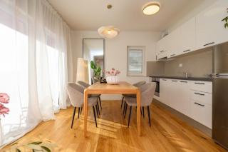 Charming Charlie Apartment - Metković - 6