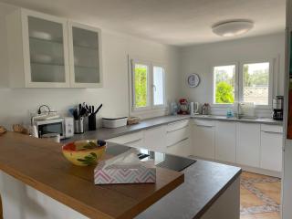 Schönes Ferienhaus Caesar mit großem Pool und Garten - 2