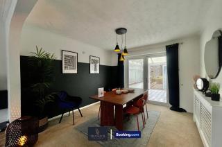 Large 4 BDR Home By Tranquil Ventures Short Lets & Serviced Accommodation Headington With Free Parking - Oxford - 7