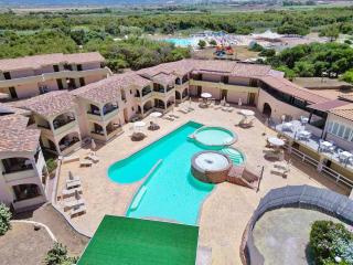 ISA-Hotel with swimming pool just 300 mt from the Baia delle Mimose-beach - Badesi - 6