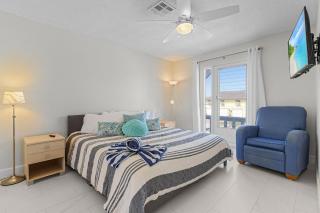 Entire Waterfront Duplex w/ Pool & Spa - Fort Myers Beach - 6