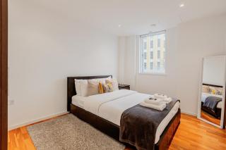 Family 1 Bdr Apt, Panoramic Views, Minute to Tube - 7