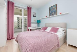 Cosy Apartment with Parking Nowaka-Jeziorańskiego Praga by Noclegi Renters - Varsavia - 9