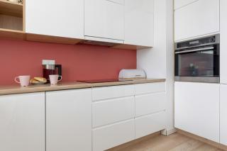 Cosy Apartment with Parking Nowaka-Jeziorańskiego Praga by Noclegi Renters - Varsavia - 8