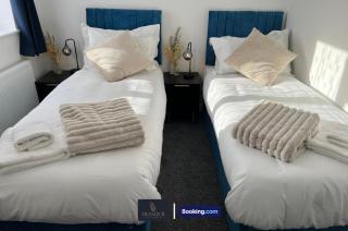Luxury 3 Bed, 2 Bathroom By Tranquil Ventures Short Lets & Serviced Accommodation Littlemore With Free Private Parking - 3