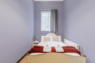Couple's getaway 1BDR apt near Holland Park - 9