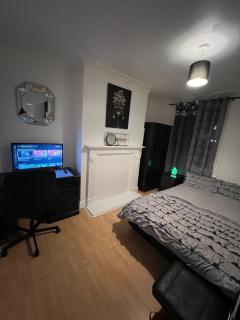 room near Luton center - Luton - 7