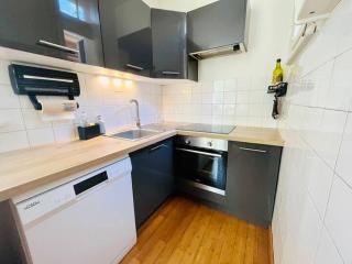 Relaxing 2BR Apartment with Private Garden, Near the City Center - Annecy - 2