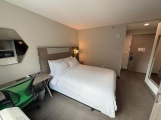 Holiday Inn Express & Suites Bronx - Zoo Area by IHG - 5