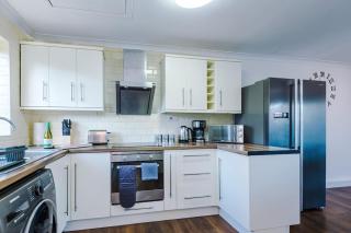 NEW Spacious House, Pool Table, Driveway - Manchester - 9