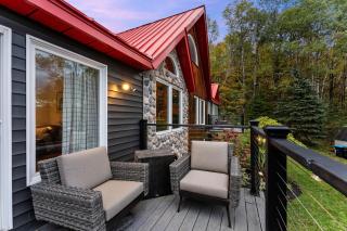 Luxury Log Chalet with Hot Tub, Games Room & Hill Views! - 3