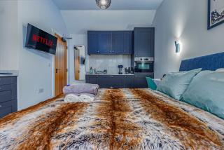 Balloon Residence: Modern Serviced Accomodation - Bristol - 7