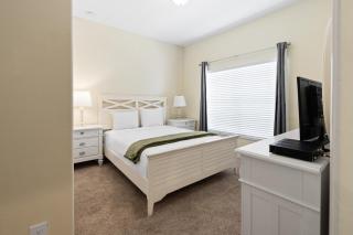 5 BD 4 BA Private Pool Paradise Palms (8839 CP) - 9