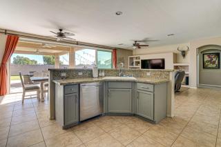 5 Mi to Surprise Stadium Chic Home with Pool - 3