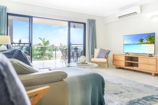 Waves & Wonders Ocean view apartment - Trinity Beach - 9