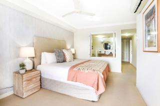 Waves & Wonders Ocean view apartment - Trinity Beach - 2