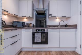 Stylish City Center Serviced Apartment in Bristol - Bristol - 7