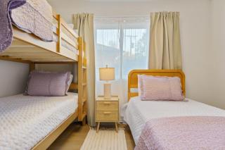 Modern & Cozy 3BR Retreat W Table tennis Sleeps 6 - Round Rock - 8