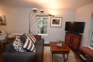 Romantic Cottage - Dallas - 5