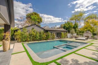 Modern luxury house pool enormous yard - 5