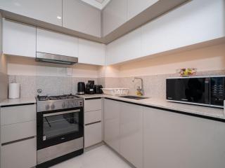 Gorgeous Beachfront 2 Bed Retreat in Marina Vista - 1