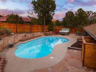 Centrally Located with Pool, Hot Tub, & Firepit - Sedona - 1
