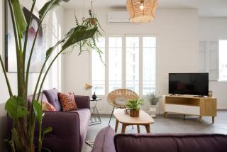 Trendy 3bdr Apartment in Mar Mikhael - Beirut - 8