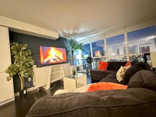 LakeView 2Bdrms 2Baths with 3 real beds and parking - 1