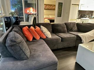 LakeView 2Bdrms 2Baths with 3 real beds and parking - 4