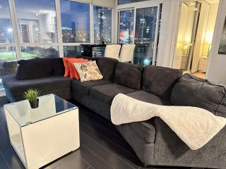 LakeView 2Bdrms 2Baths with 3 real beds and parking - 3