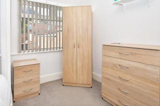 Townhouse @ 115 Walthall Street Crewe - 4
