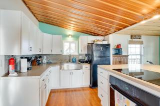 Fish and Boat on Lake of the Ozarks Waterfront Home - Climax Springs - 4