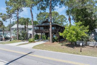 Jack's Tybee Treehouse - 5