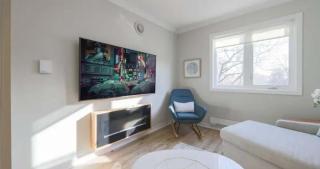 Casa Queen East - Modern 2BR Suite in Leslieville - 5