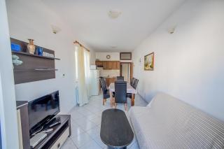 Apartment Sunshine 80 m from Beach - Pješčana Uvala - 9
