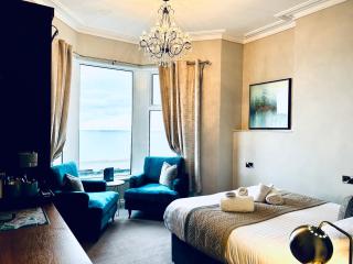 Hotel No5, Beachfront with Free Private Car Park - Llandudno - 5