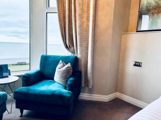Hotel No5, Beachfront with Free Private Car Park - Llandudno - 4