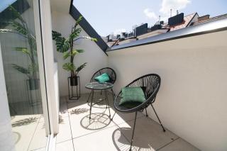 Cozy Central Apartment with Wooden Accents & Terrace l JOS16 - 9
