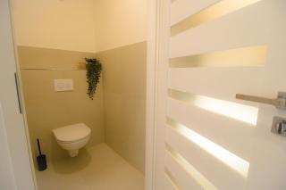 Cozy Central Apartment with Wooden Accents & Terrace l JOS16 - 3