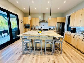 Exquisite 4-BR Boater's Paradise - Hampstead - 2