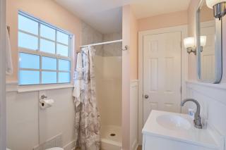 Gorgeous Apartment on Mango St Steps to Beach - Fort Myers Beach - 4