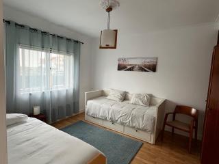 Housing Floor with private yard - 4