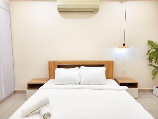 Sunway Citrine -- Citrine Hub, 2 Secured Carpark Lots - 3BR3B - 6pax by Cowidea - - 4