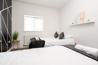 Huge Apartment - 8 Beds - Free Parking - Long Stays! - Liverpool - 3