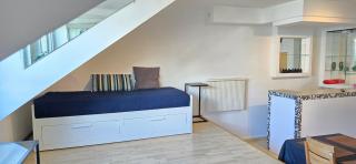 Bright & Spacious Stay in Graz - Graz - 4