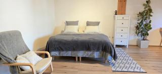 Bright & Spacious Stay in Graz - Graz - 1
